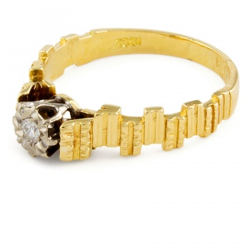18ct Gold Diamond Ring Size N